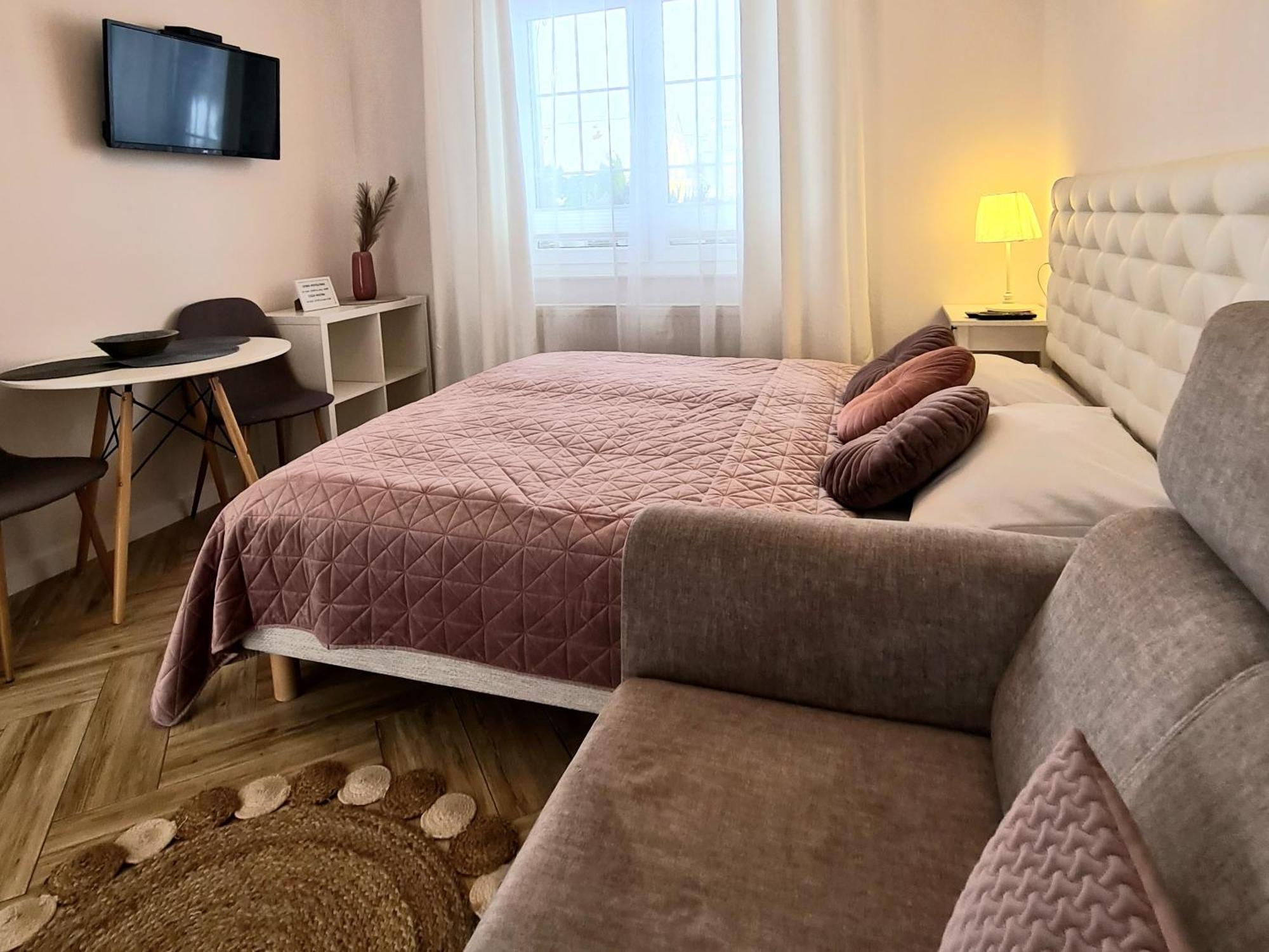 Apartamenty "La Villa" Z Klimatyzacja, Ogrodem, Parkingiem, Blisko Centrum Bad Kudowa Exterior foto